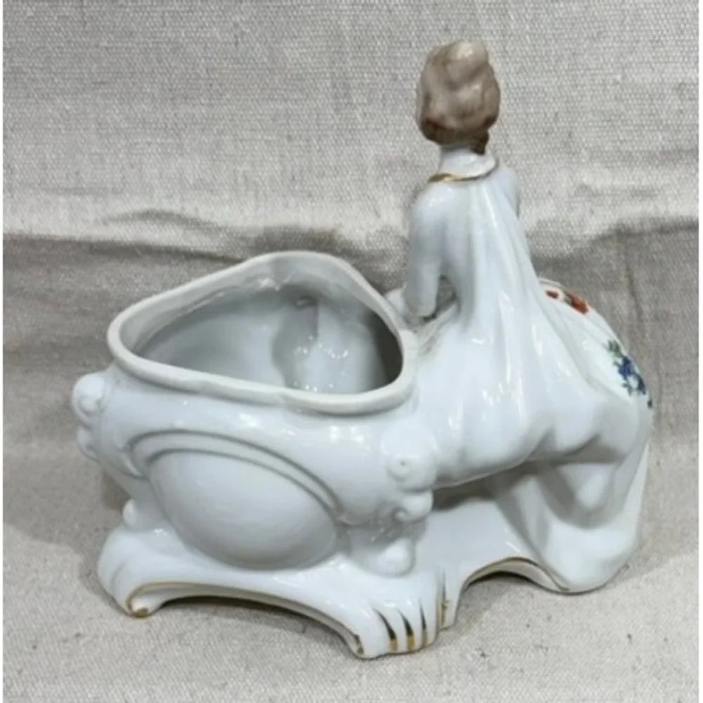 Vintage 1920s Dermay Fifth Avenue NY Porcelain Bath Powder Vanity Jar Lady